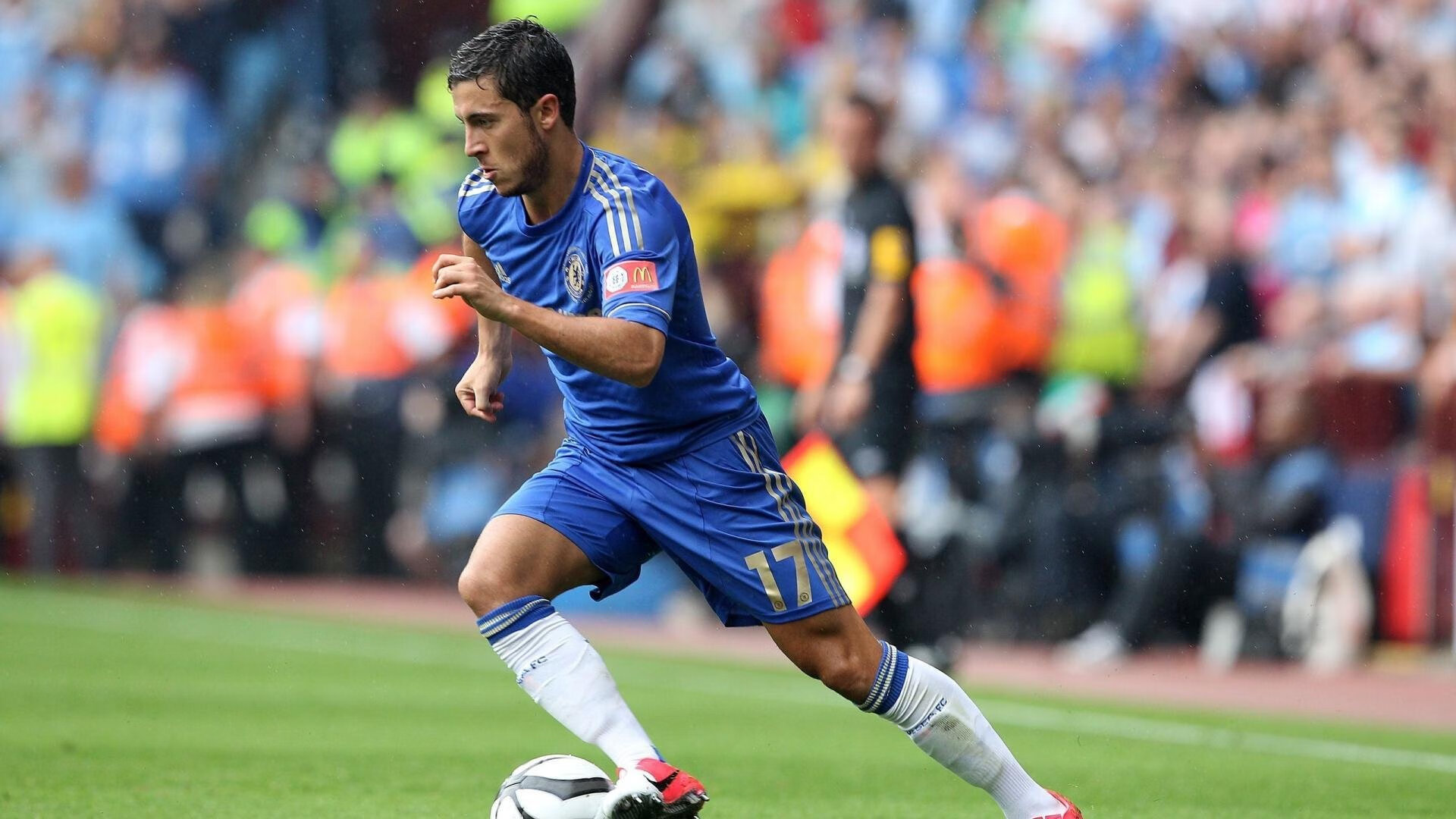 绿茵场外的总决赛之夜,法比尼奥的完美中场艺术