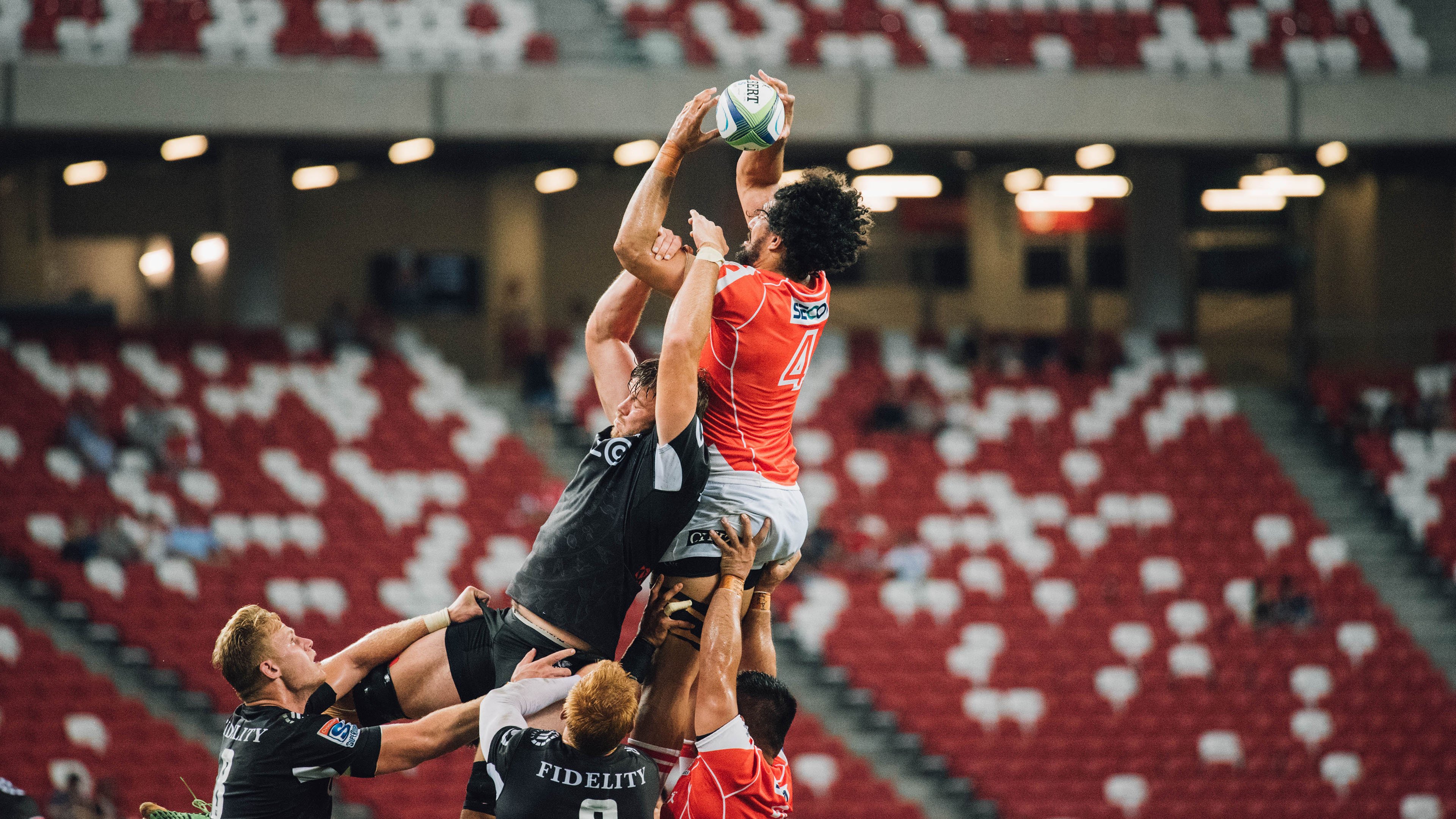 赛道上的红色闪电，阿隆索关键制胜，法拉利如何碾压阿斯顿马丁的战术博弈